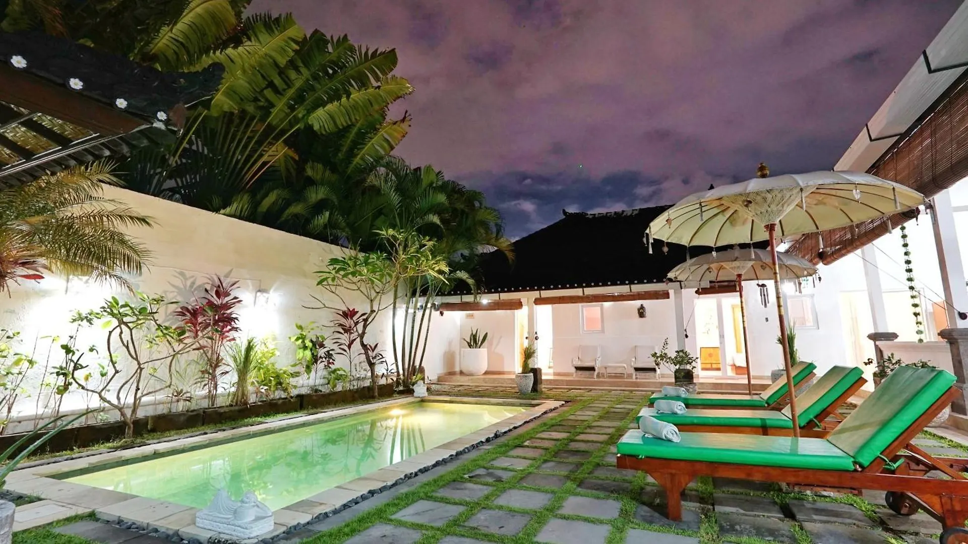 Villa Te Kawau Seminyak Indonezja